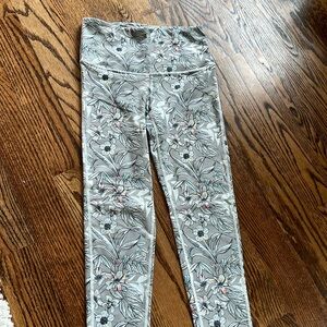 Mono b floral leggings